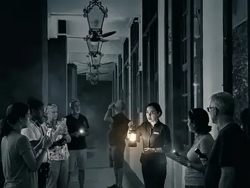 Susurros del Enclave - Free tour por Chinatown en la noche más oscura