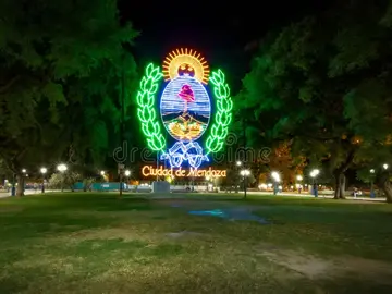 Night free walking tour Mendoza