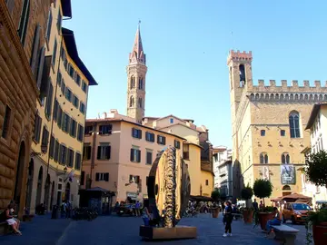 Guided walking tour of Florence with a Renaissance quiz: win a dinner!