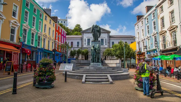 Recorrido histórico a pie por la ciudad: Cobh, Cork - Tour basado en propinas