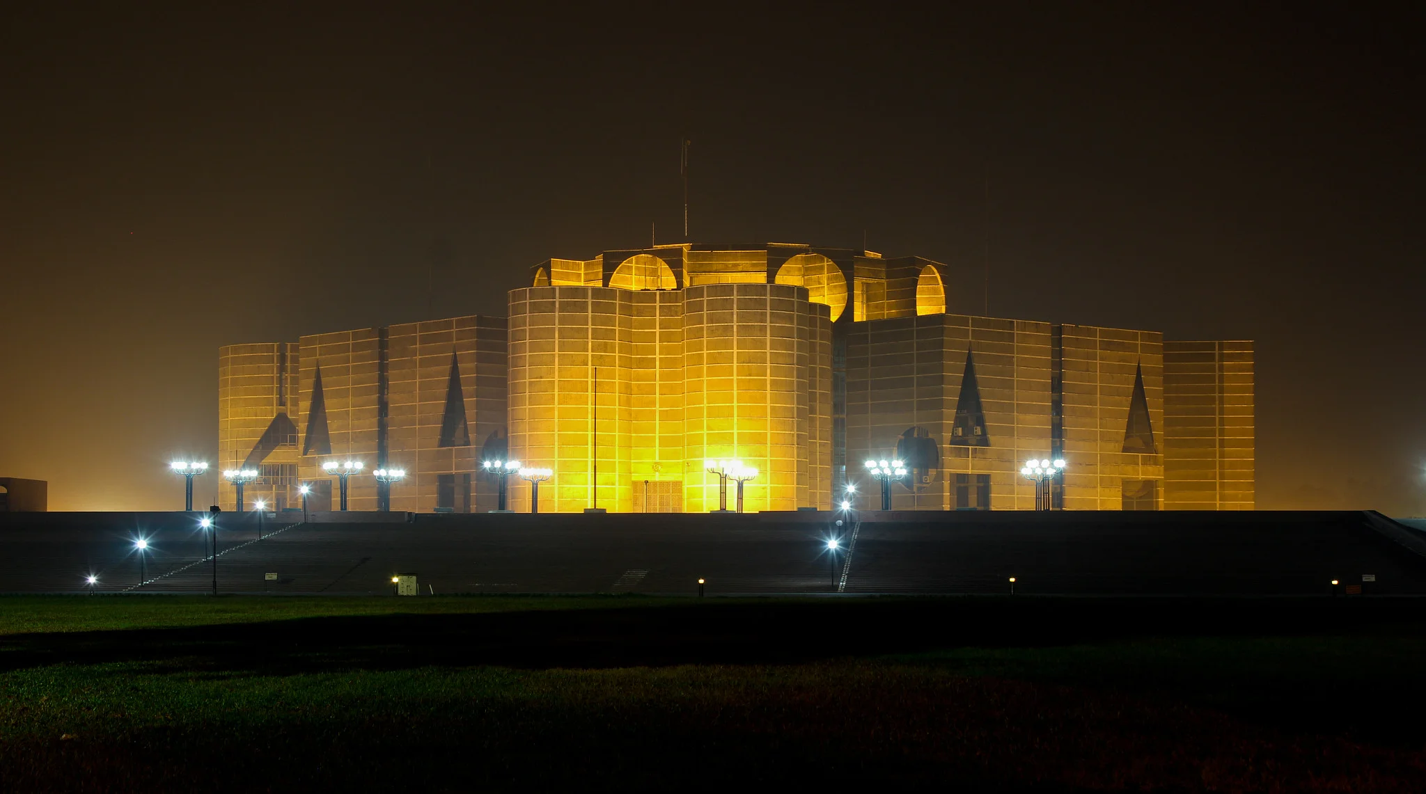 Vivi le luci notturne di Dhaka come un locale