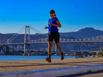 Tour di corsa gratuita a Florianópolis lungo Avenida del Mar e i ponti