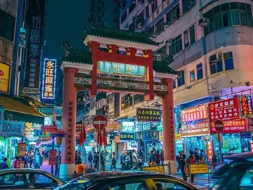 Meisterklasse für einen Stadtrundgang durch Hongkong: Von Neonlicht bis Sonnenuntergang in 4 Stunden!