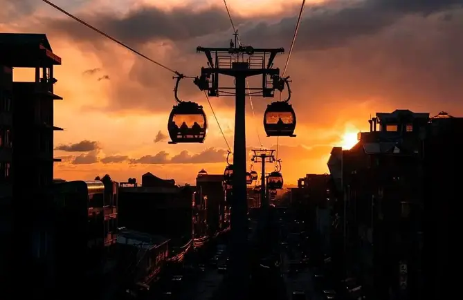 The Hidden Peace: Night Tour, History and Mystery with High Views