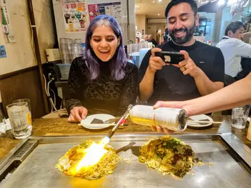 Recorrido gastronómico a pie por Okonomiyaki en Hiroshima con un especialista certificado en alimentación