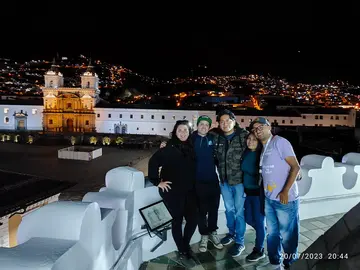 Kostenlose Nachttour mit Fotos, Legenden und Geschichten von Quito