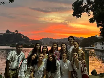 Tempio del Sacro Dente Kandy: Completo Viaggio Spirituale di 2 Ore