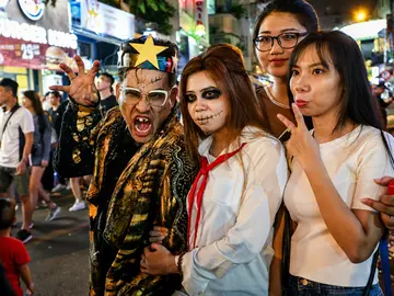 🕵️👻 Saigon di notte – Free walking tour tra fantasmi, potere e Il Padrino