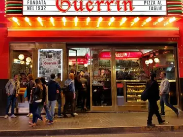 TEILNEHMENDE FÜHRUNG DURCH DIE PORTEÑA PIZZERIA