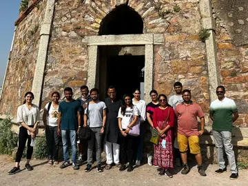 Historias de Delhi (Sultanes y Santos) en las ruinas de Jahanpanah, en el sur de Delhi.