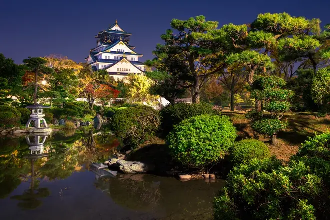 Nachtspaziergang und Führung durch die Burg Osaka