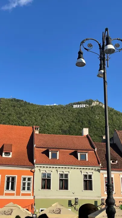Free Tour in French - Discover Brașov with a local guide and artist.
