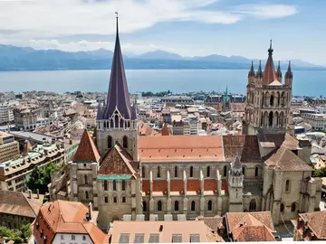 Esplora i tesori nascosti di Losanna con una persona del posto: free walking tour