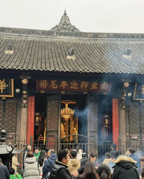 Explora Chengdu como un nativo: Budismo Mahayana y vida de ocio