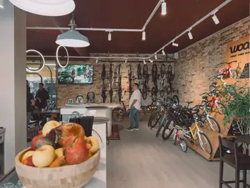 Tirana: Guided City Bike Tour Covering Top Attractions