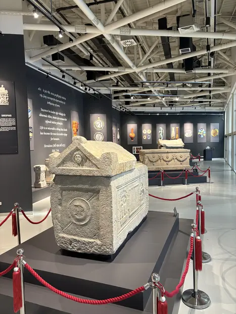Cinquanta Sfumature di Morte - Tour Gratuito del Museo al Museo Nekropol di Antalya con Guida Turistica Professionale