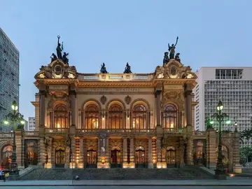  Wege von Luz: Zwischen Museen, Kunst und Erinnerungen