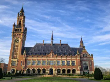 Walking tour through The Hague! What has The Hague to Offer? Let's explore! 