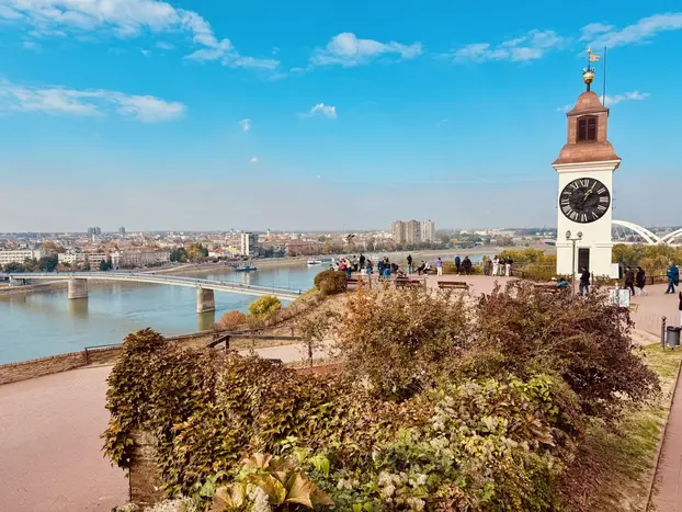 Novi Sad Rundgang: Stadt, Fluss & Festung