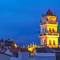 Recorrido nocturno  por la ciudad de Sucre entre túneles, callejones y conventos.