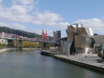 Stories of Bilbao Limited Group Night Tour