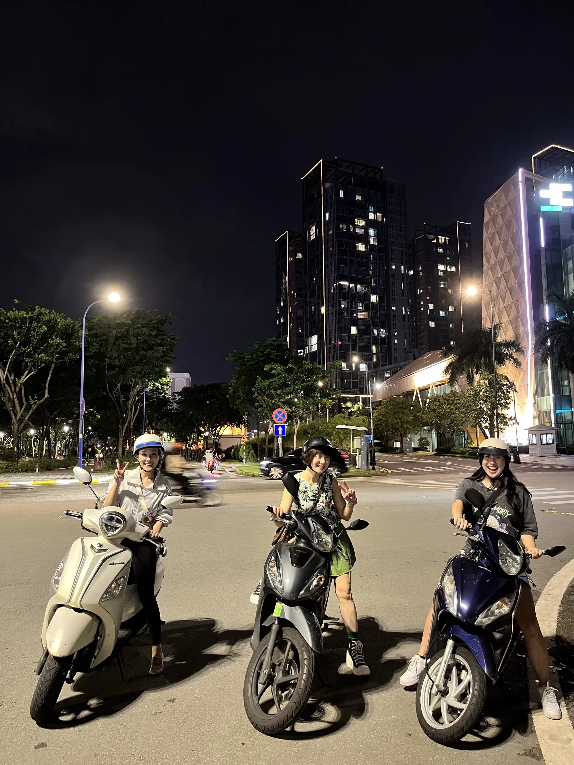 Premium-Tour mit dem Motorrad: Entdecken Sie die versteckten Orte von Saigon bei einem nächtlichen Motorradabenteuer