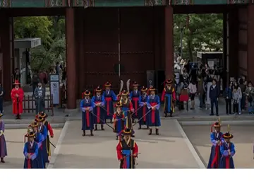 A walk to discover Seoul’s Heart: Ceremony, Heroes, and History on Foot