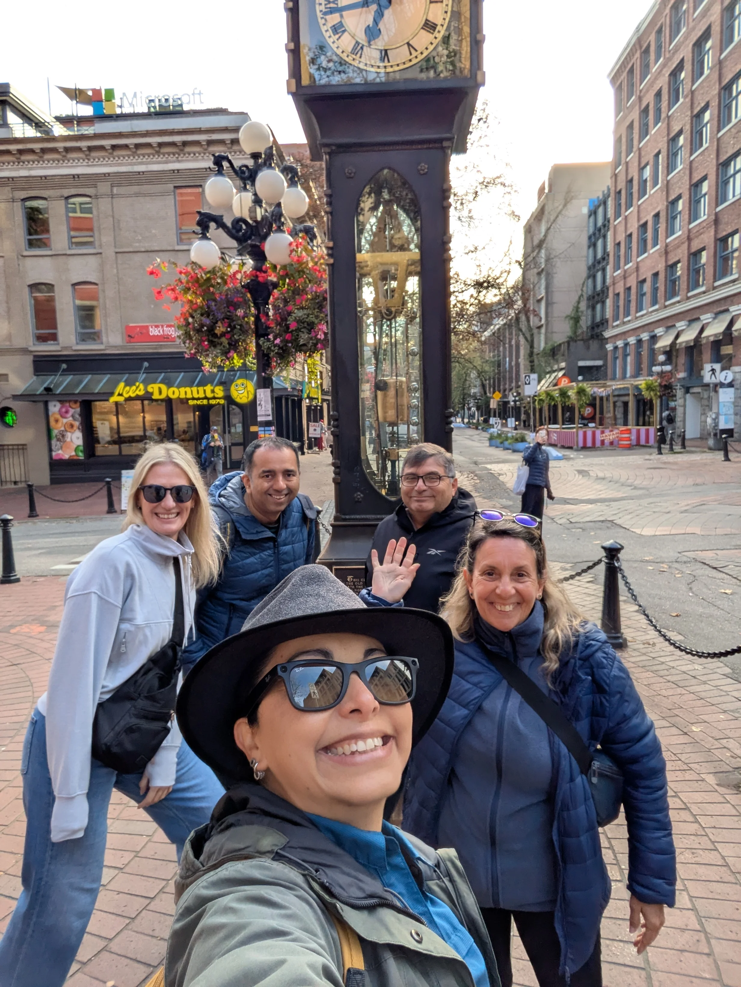 Admirando los detalles de Vancouver! ven, camina conmigo!