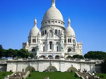 Montmartre Walking Tour (Moulin Rouge and Sacre Coeur)