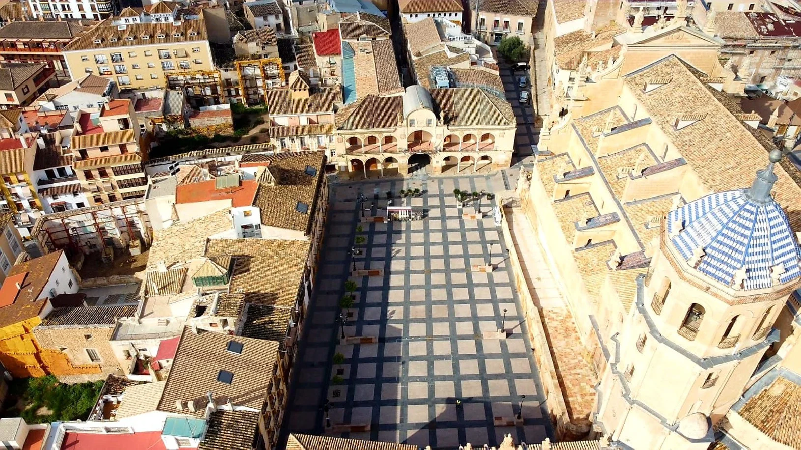 Visit Lorca and its monumental historic center