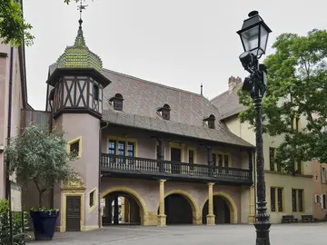 Visita guiada al centro histórico de Colmar, Francia.