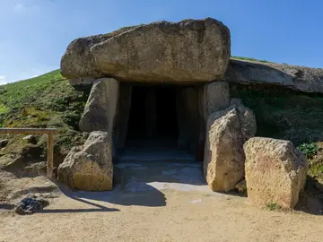 Free tour Archaeological Dolmens of Antequera
