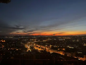 L'anima di Lisbona a Graça: tour notturno di tarocchi, racconti e degustazioni