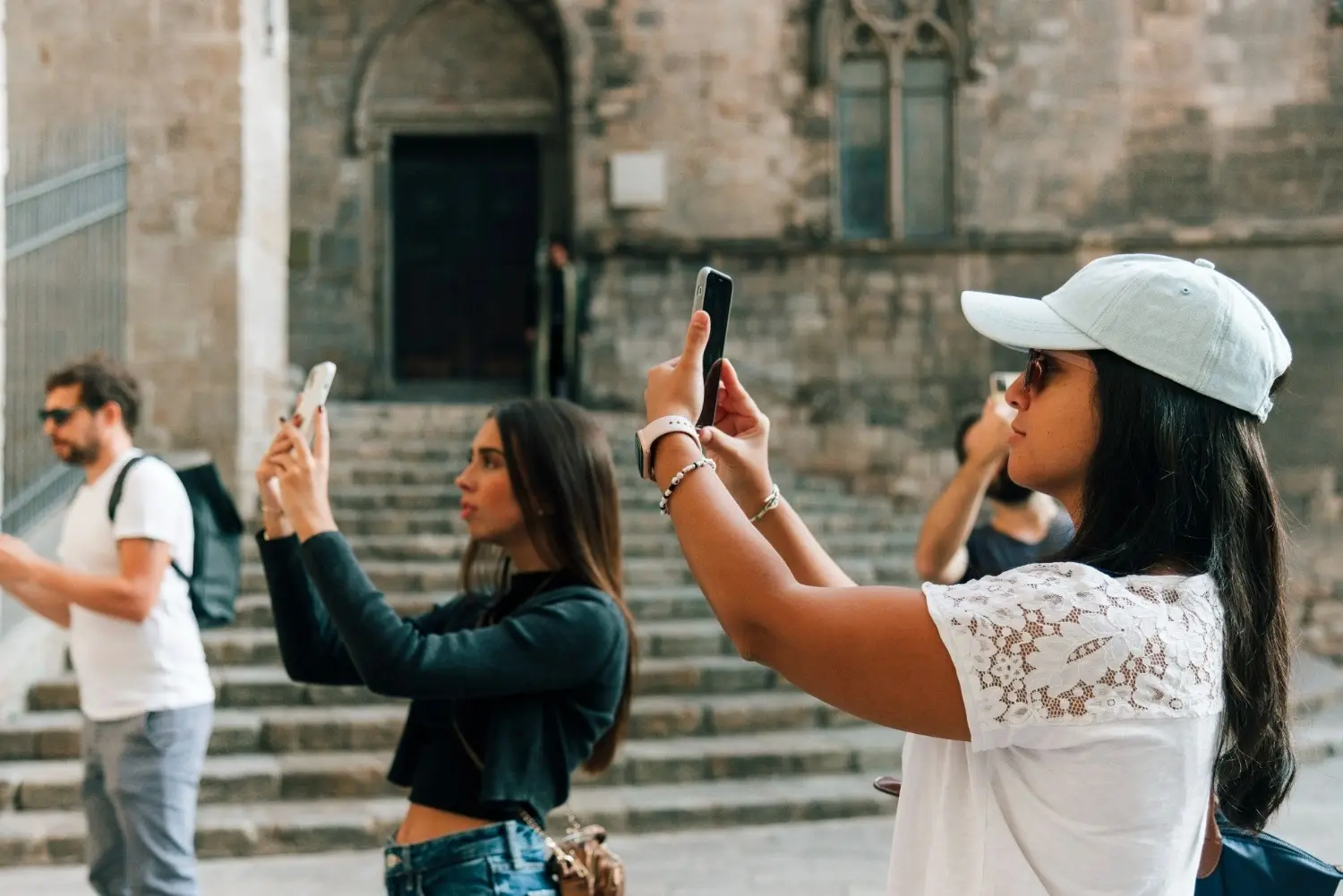 Free walking tour del Quartiere Gotico con Realtà Aumentata