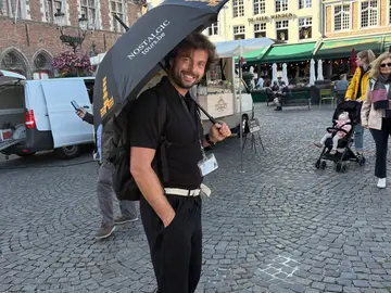 Balade nostalgique en petit groupe : Bruges avec un local (+ praline)