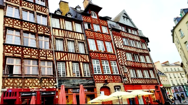 Historical and legendary tour of Rennes' city centre