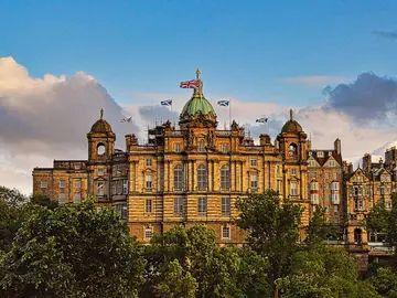 FREE HINDI WALKING TOUR OF EDINBURGH, SCOTLAND WITH AMAZING STORIES AND FACTS
