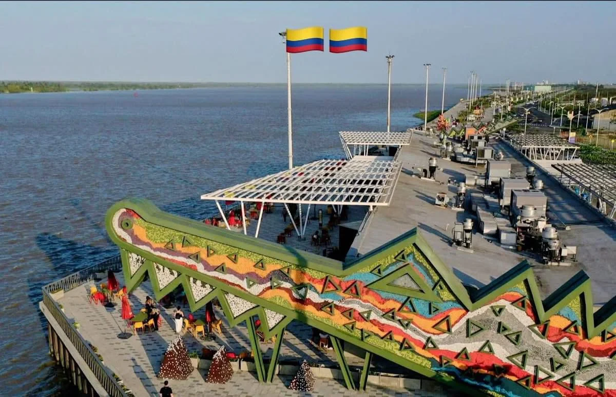 Malecón: Entdecken Sie die bekanntesten Sehenswürdigkeiten und ihre Geschichte am Flussufer.