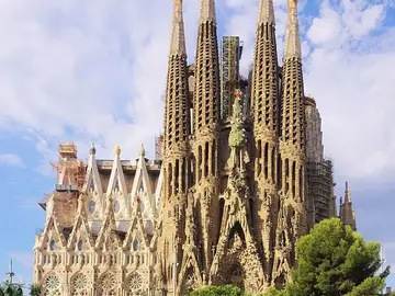 🏛️ Free walking tour: Sagrada Família e Modernismo catalano