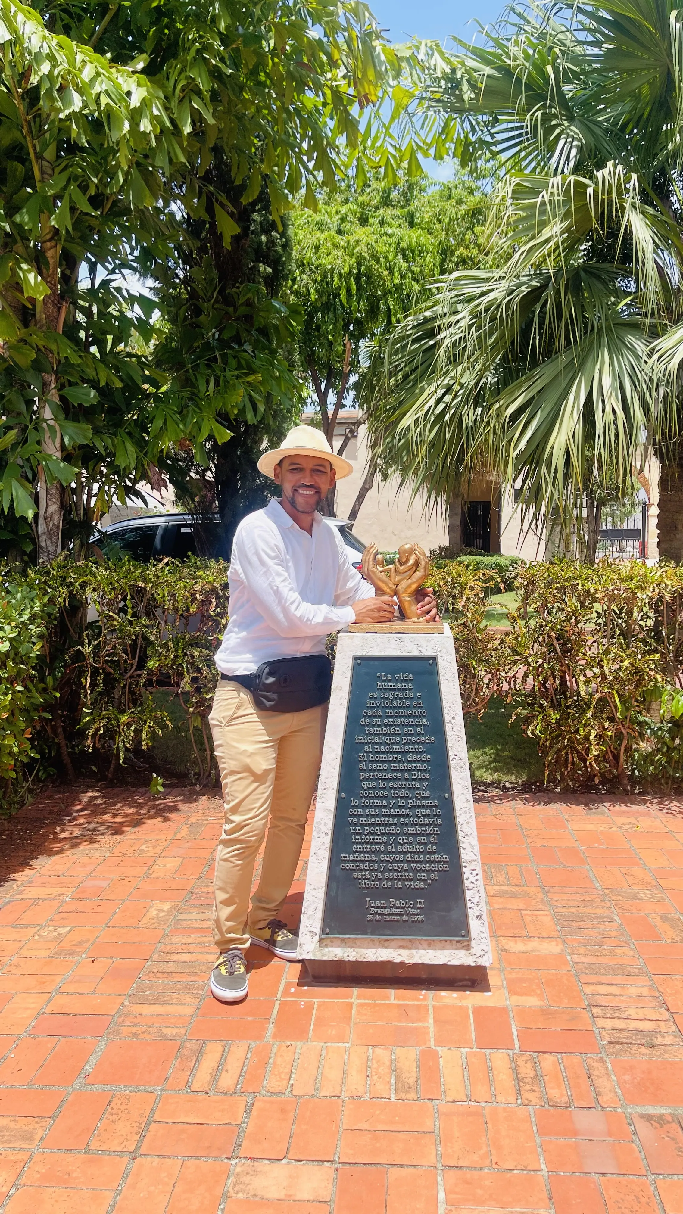 A historical visit to colonial Santo Domingo: Discover the first settlement in the Americas.