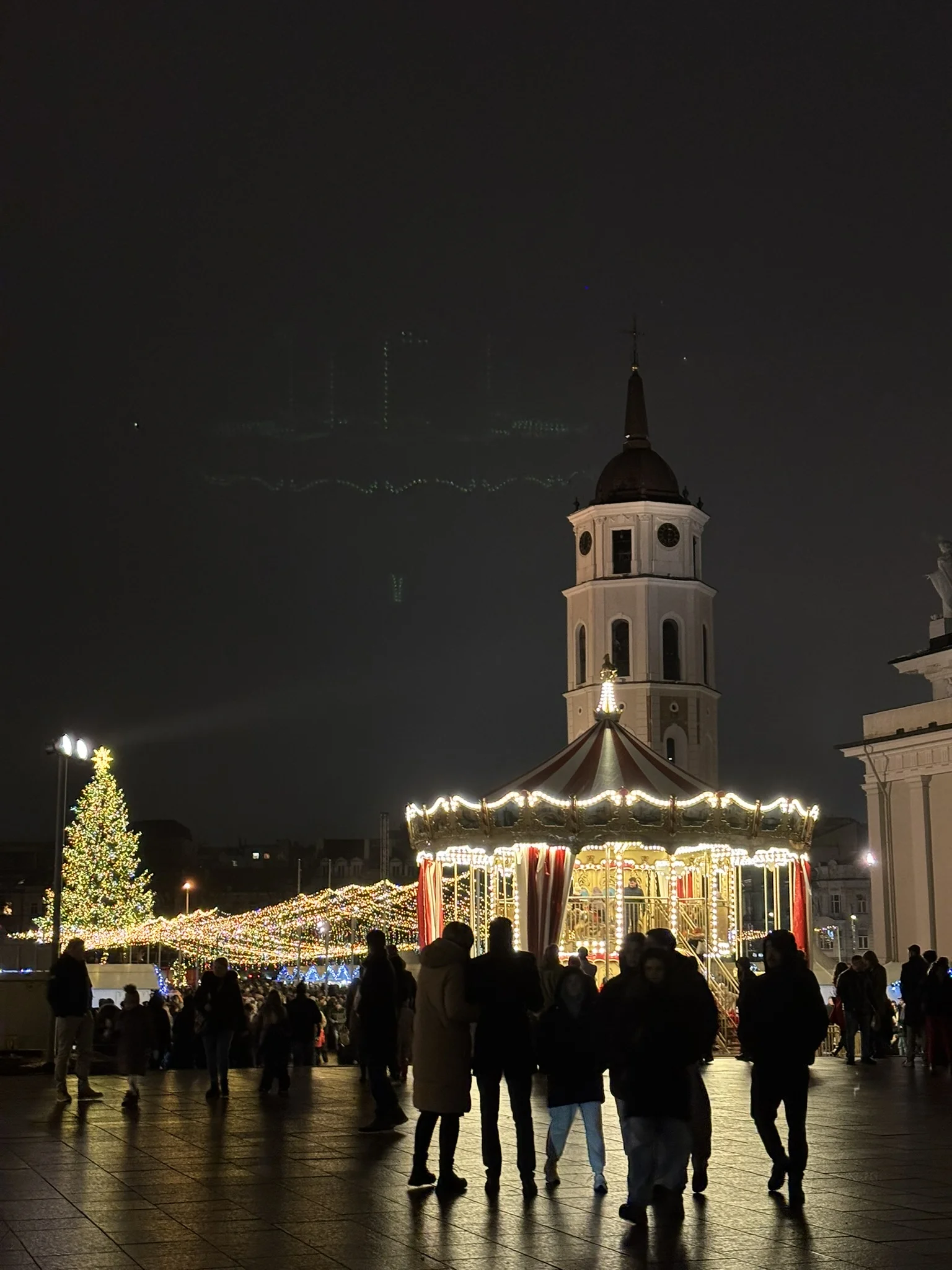 Vilnius: Old Town and Christmas Traditions Walking Tour