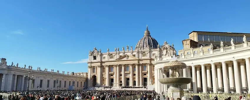 Free walking tour con ingresso alla Basilica di San Pietro e alle Tombe Papali