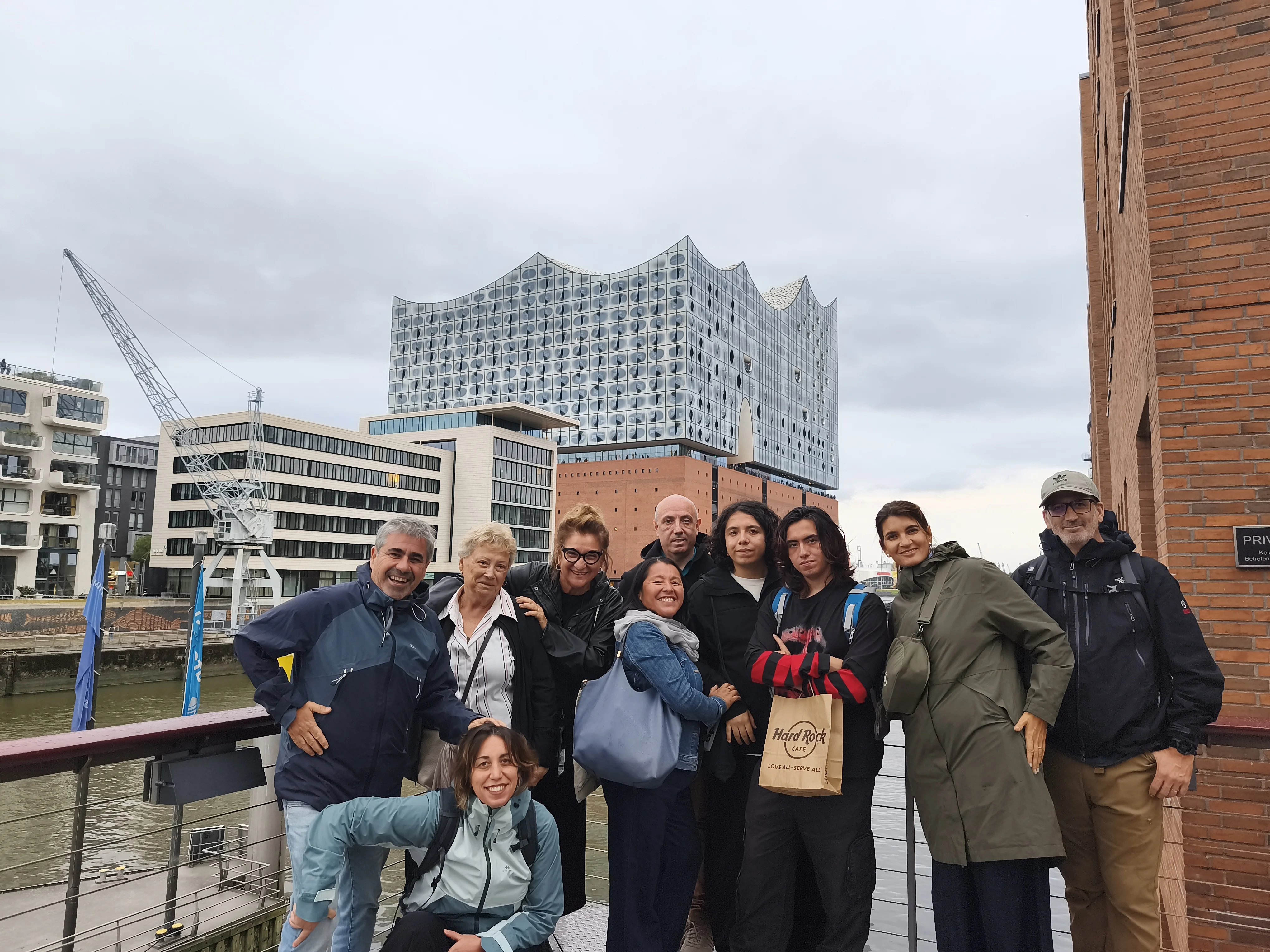 "Discover Hamburg in Spanish: history, secrets, and local life