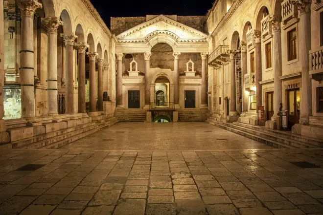 Evening Tour of Diocletian’s Palace with a True Local
