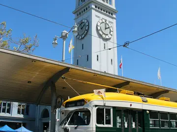 Historias de SF: Union Square, Chinatown y jardín elevado entre rascacielos