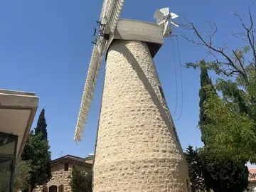 Bombardeos, entierros, batallas y comienzos: La historia jamás contada de Jerusalén más allá de las murallas