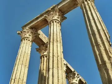 Evora Walking Tour: History & Heritage