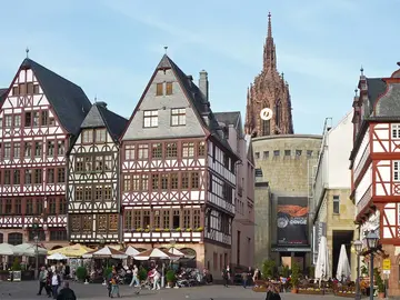 Leyendas, profecías y juegos en Frankfurt