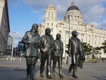 Tour of the historic centre of Liverpool