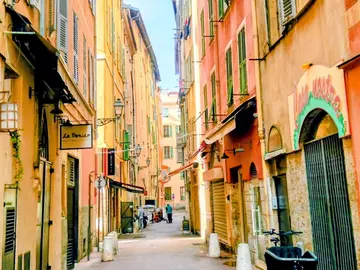 Secret Nice: Curious Stories, Legends & Local Life — Walk Through the Old Town to the Sea